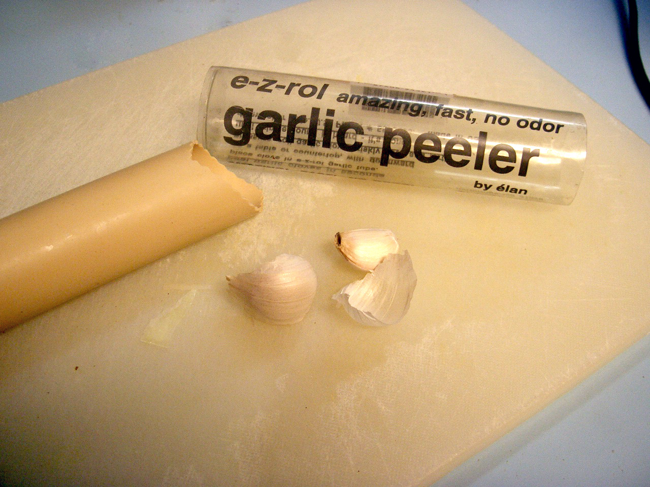 The physics of peeling garlic | Day 223